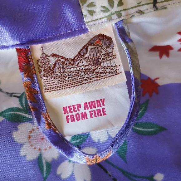 Kimono Style Japanese Robe - Picture 11 of 14